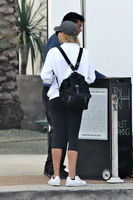naya-rivera-out-shopping-for-furniture-in-west-hollywood-01-29-2019-3